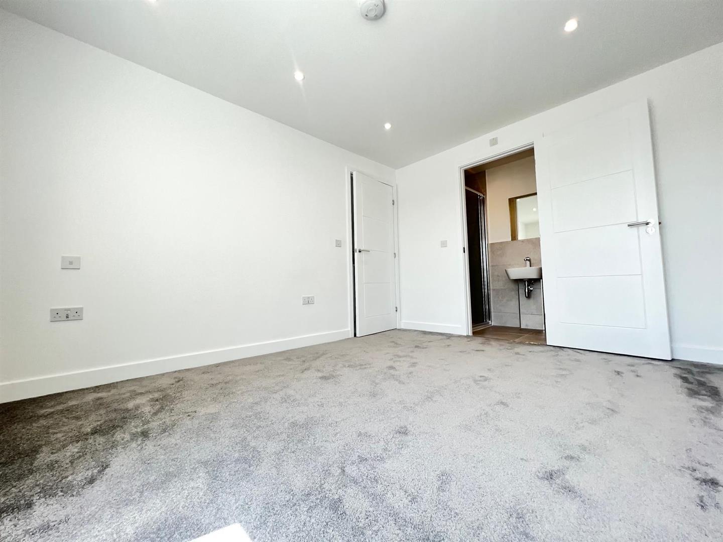 Inkwell Avenue, Watford Image 6
