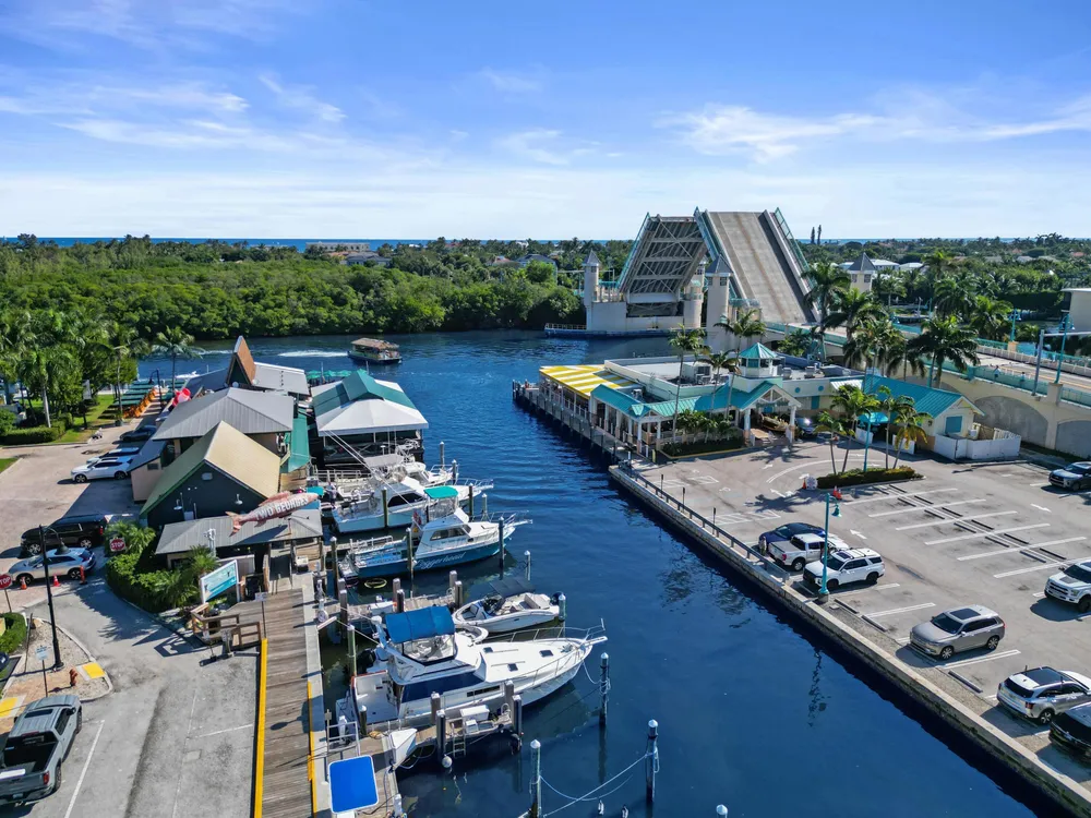 625 Casa Loma Blvd, Boynton Beach, FL 33435