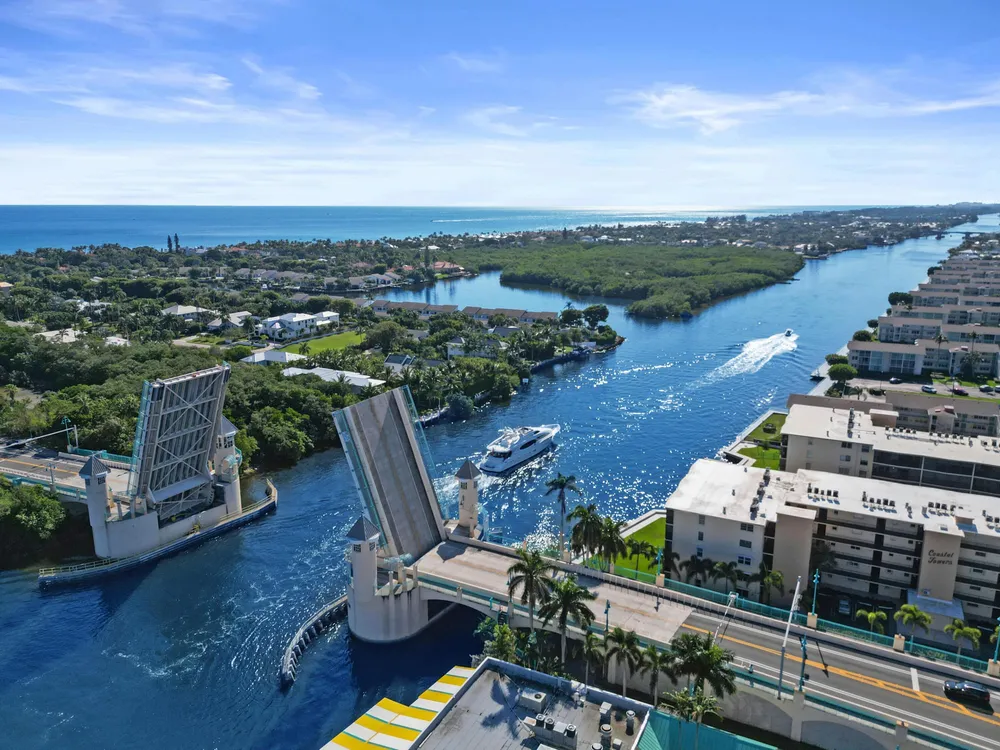 625 Casa Loma Blvd, Boynton Beach, FL 33435
