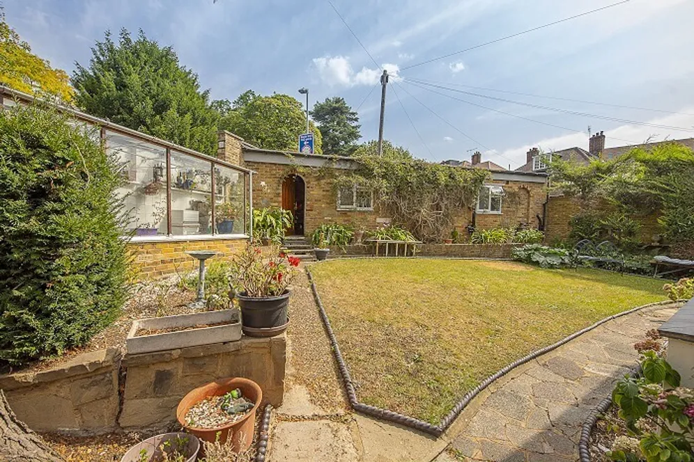 Liverpool Road, Kingston upon Thames, KT2 photo 12