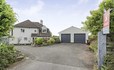 Launceston Road, Callington