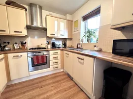 Summerlin Drive, Woburn Sands, Milton Keynes thumb 3