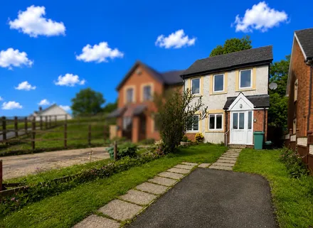 Bryn Steffan, Lampeter, SA48