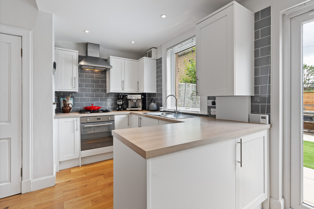 46 Logie Green Road, Canonmills, Edinburgh, EH7 4HD Image 9