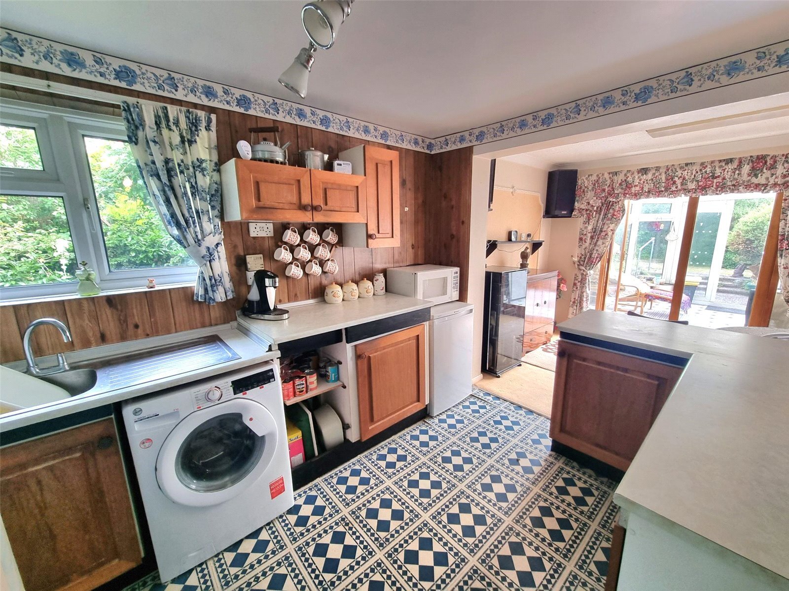 Teignmouth Drive, Rayleigh, Essex, SS6 Image 4