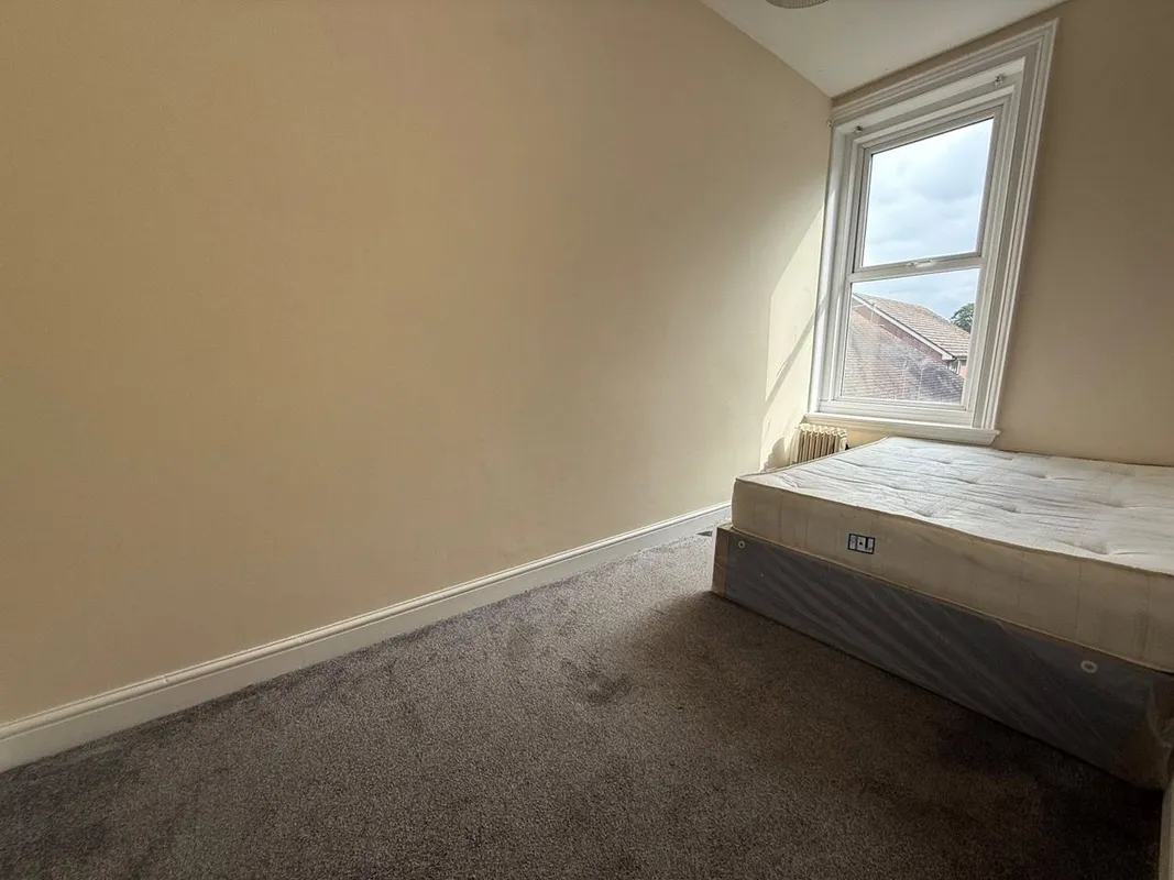 1 Tennison Road, London, SE25