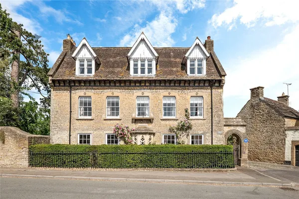 North Street, Milborne Port, DT9 photo 1