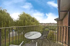 St. Catherines Close, London, SW20 photo 3