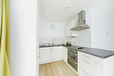 St. Catherines Close, London, SW20 photo 5