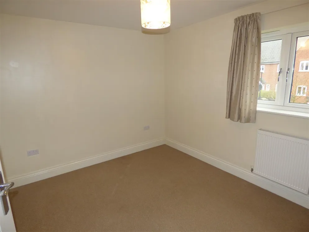 Property carousel item 9
