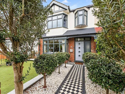 Cherrywood Lane, Mordenphoto