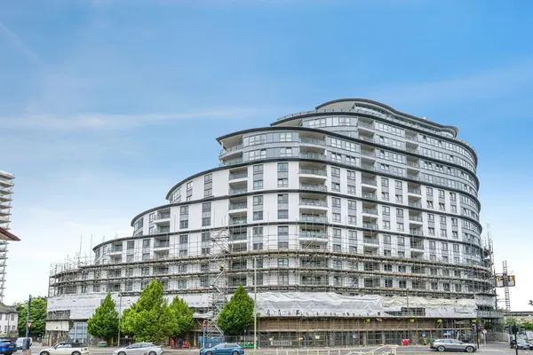 Station Approach, WOKING, Surrey, GU22