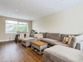 Brooklands Avenue, Leeds thumb 3