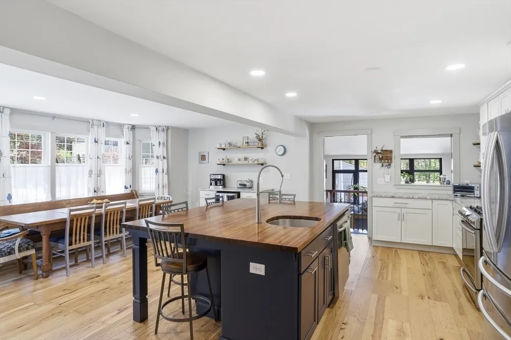 11 Graniteville Rd, Westford, MA 01886