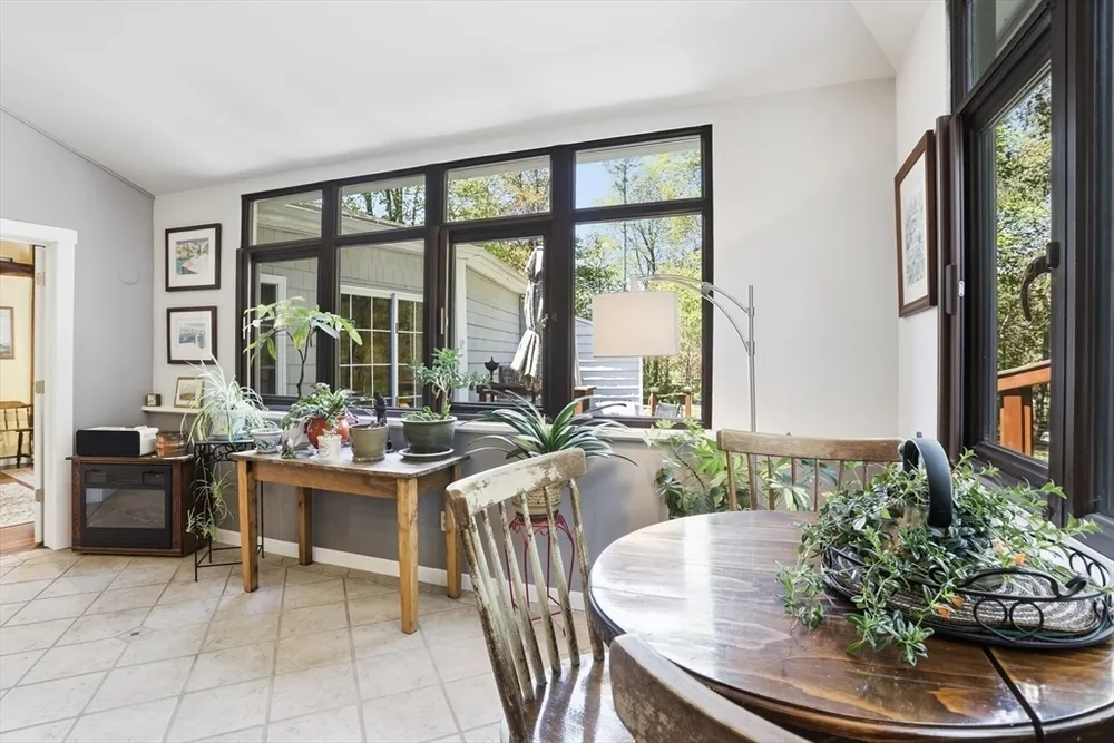 11 Graniteville Rd, Westford, MA 01886