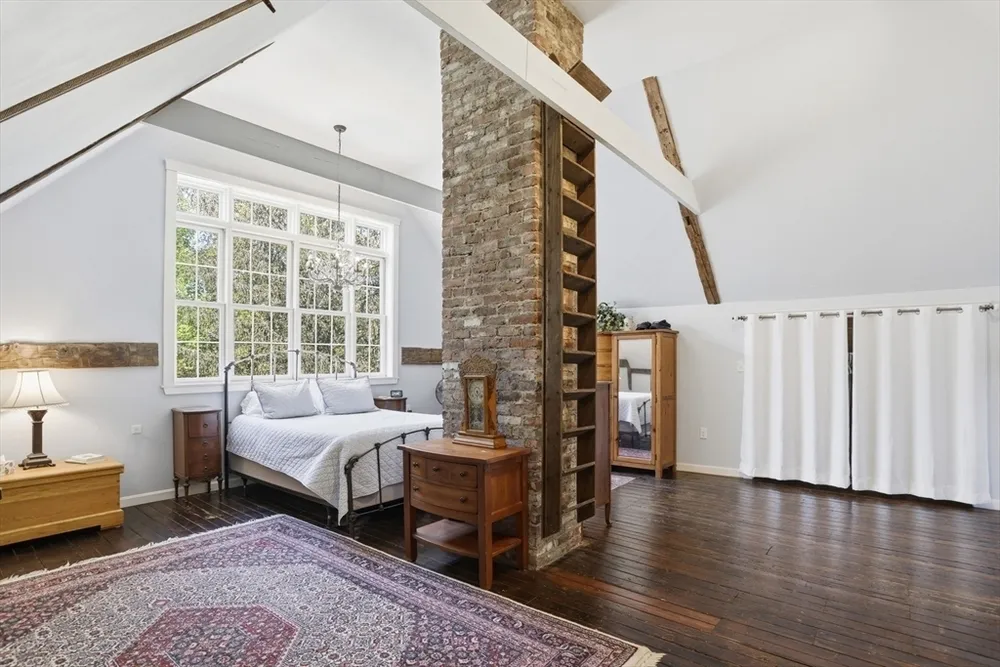 11 Graniteville Rd, Westford, MA 01886