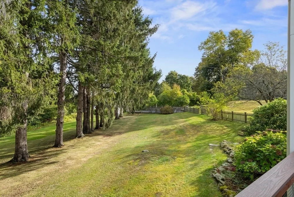 11 Graniteville Rd, Westford, MA 01886