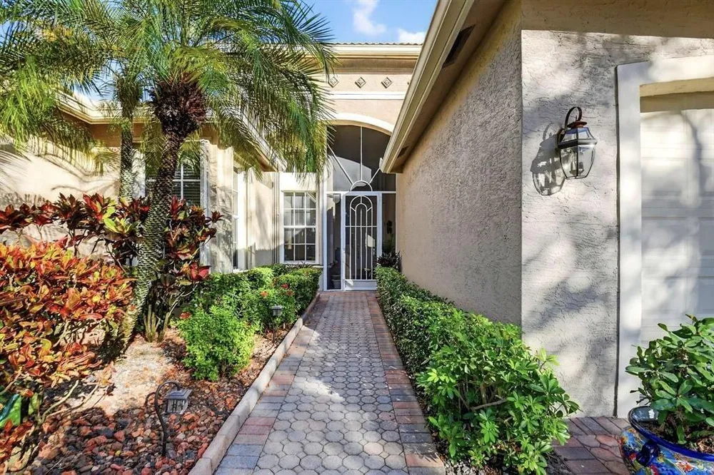 7615 Tarpon Cove Circle, Lake Worth Beach, FL 33467