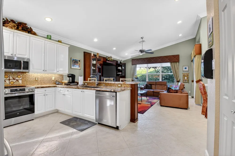 7615 Tarpon Cove Circle, Lake Worth Beach, FL 33467