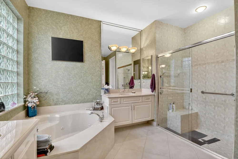 7615 Tarpon Cove Circle, Lake Worth Beach, FL 33467