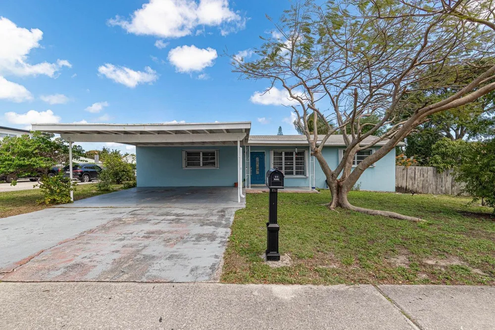 528 N A St, Lake Worth Beach, FL 33460