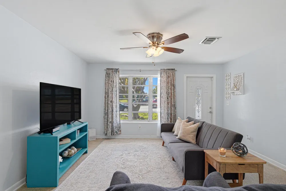 528 N A St, Lake Worth Beach, FL 33460