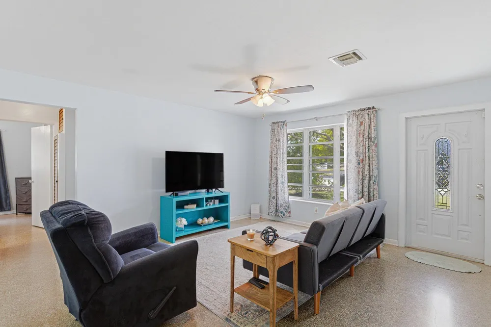 528 N A St, Lake Worth Beach, FL 33460