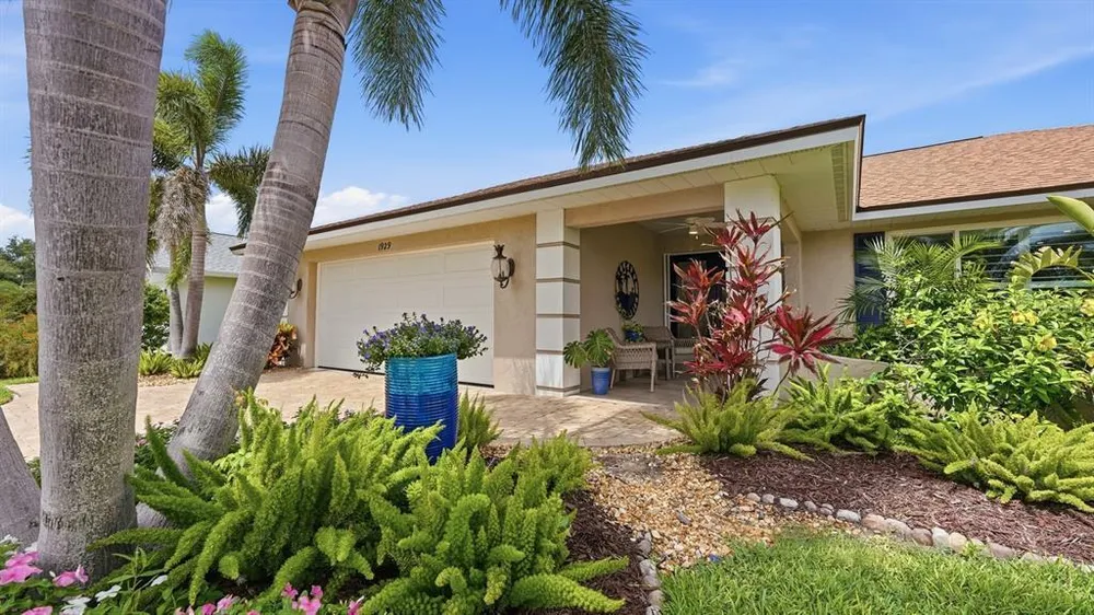 1929 Pebble Beach Ct, Venice, FL 34293
