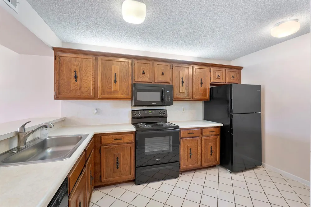 6519 Coral Lake Dr, Margate, FL 33063