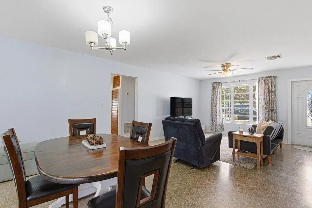 528 N A St, Lake Worth Beach, FL 33460