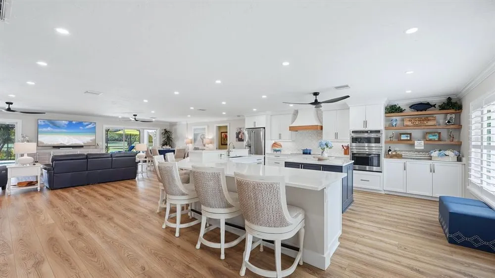 1929 Pebble Beach Ct, Venice, FL 34293