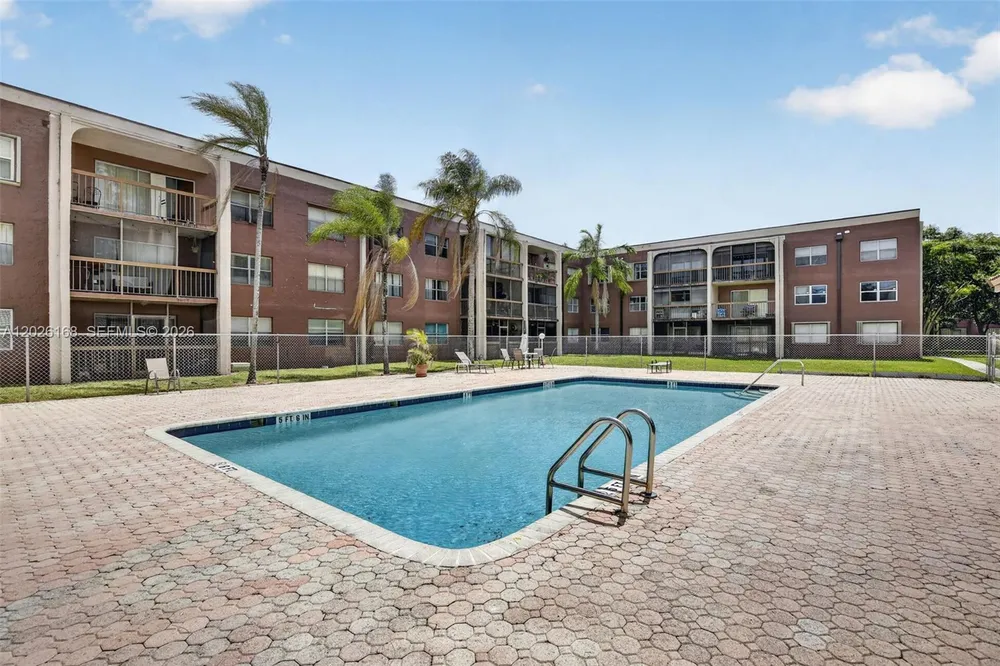 7020 Nova Dr, Davie, FL 33317