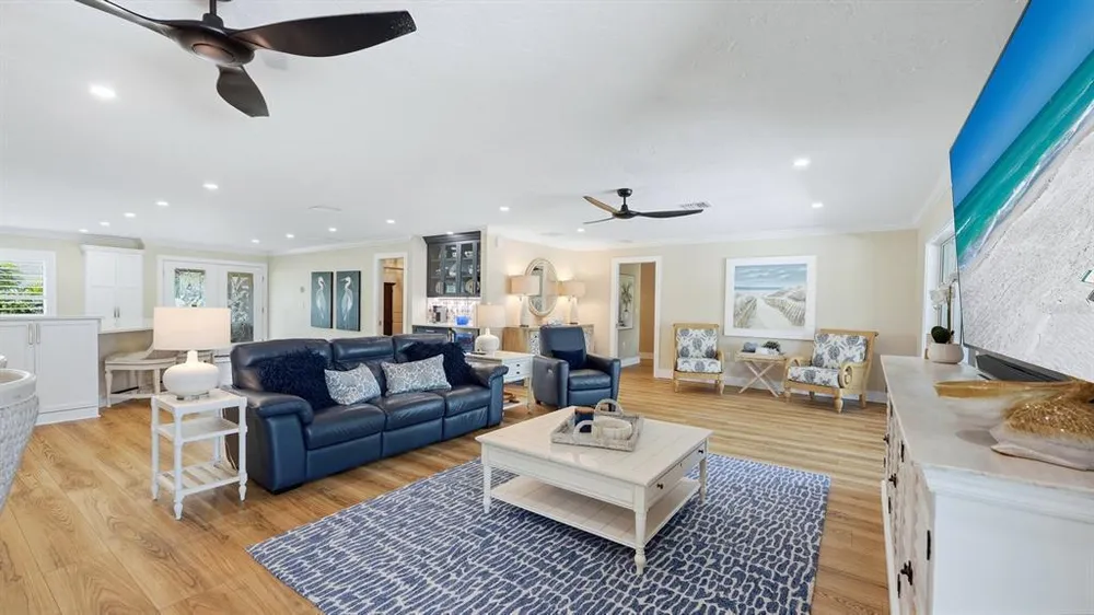 1929 Pebble Beach Ct, Venice, FL 34293
