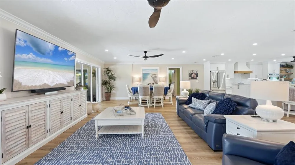 1929 Pebble Beach Ct, Venice, FL 34293