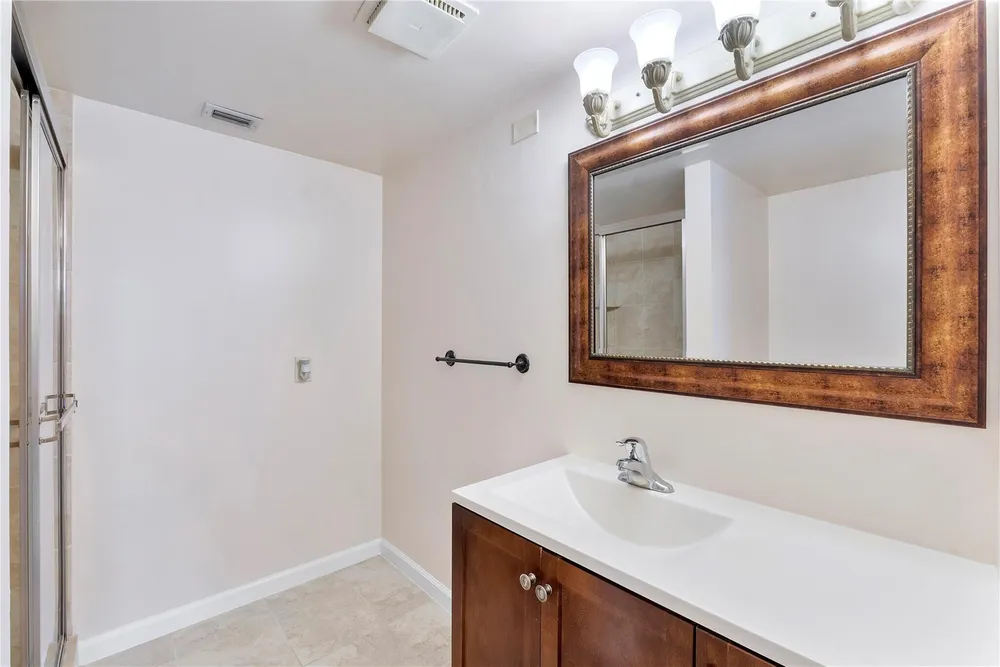 6519 Coral Lake Dr, Margate, FL 33063
