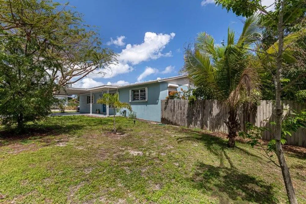 528 N A St, Lake Worth Beach, FL 33460