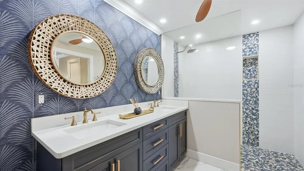 1929 Pebble Beach Ct, Venice, FL 34293