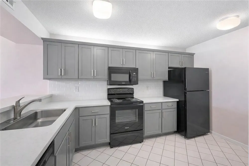 6519 Coral Lake Dr, Margate, FL 33063