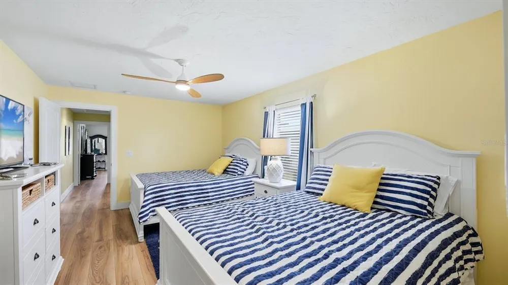 1929 Pebble Beach Ct, Venice, FL 34293
