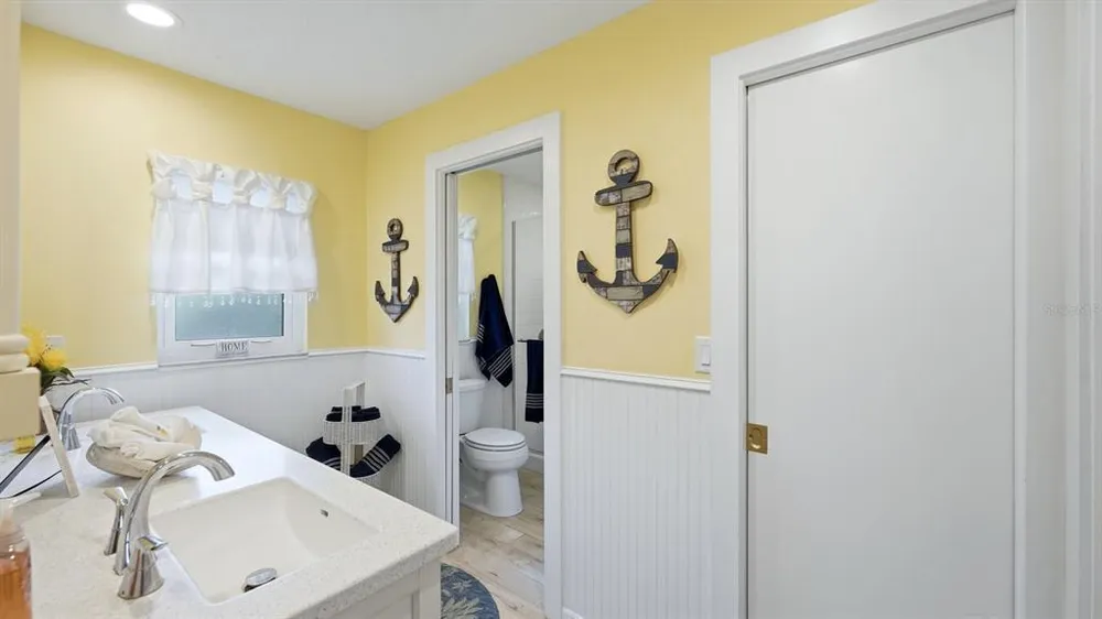 1929 Pebble Beach Ct, Venice, FL 34293