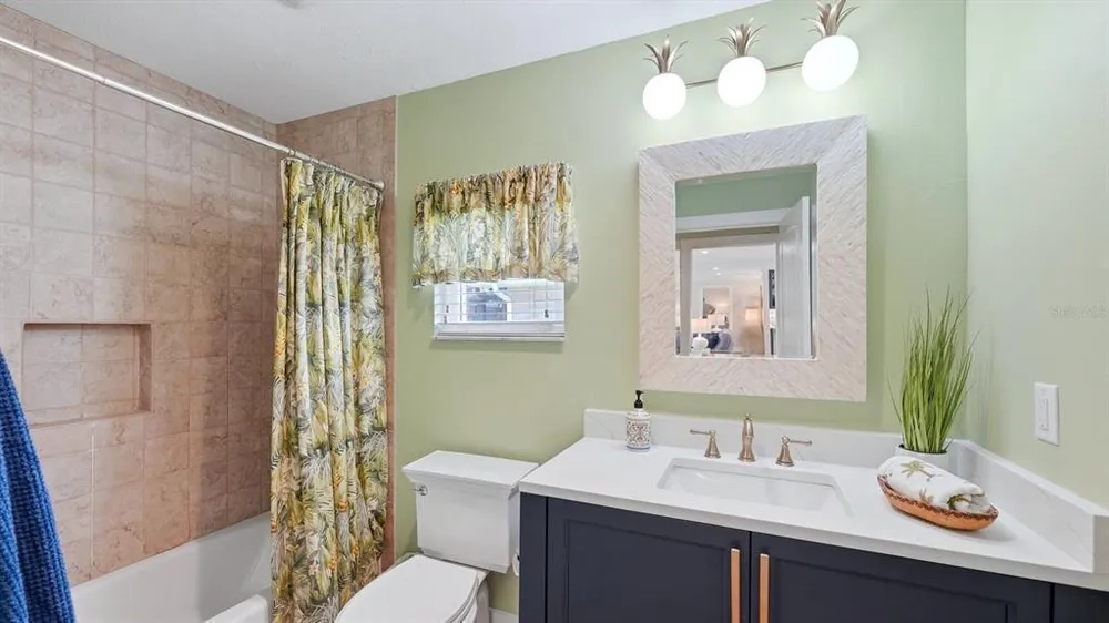 1929 Pebble Beach Ct, Venice, FL 34293