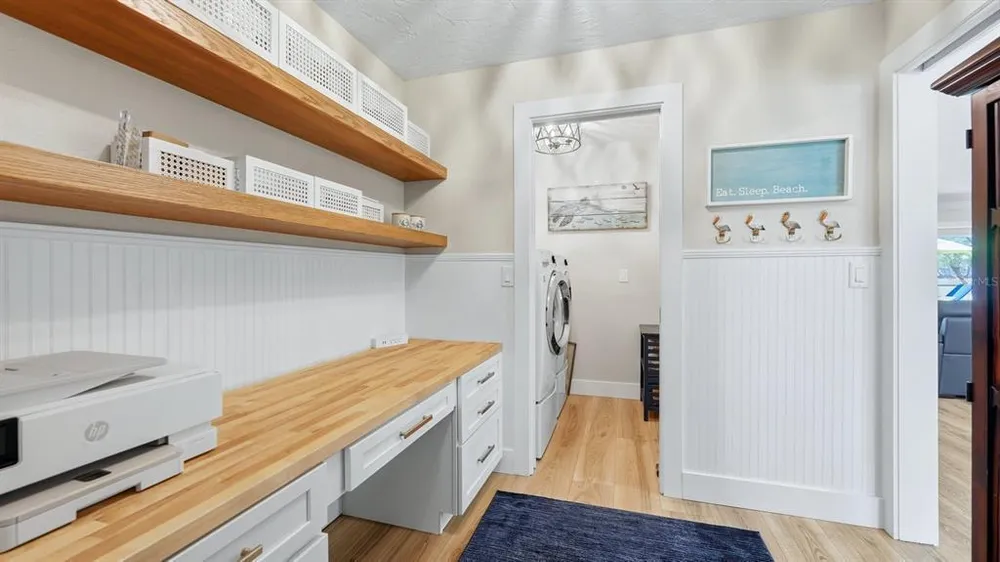 1929 Pebble Beach Ct, Venice, FL 34293