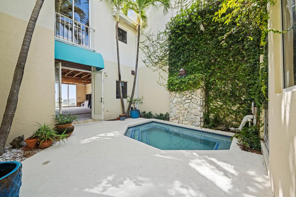 2115 S Ocean Blvd, Delray Beach, FL 33483