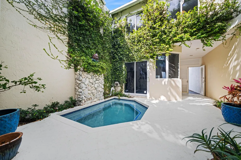 2115 S Ocean Blvd, Delray Beach, FL 33483