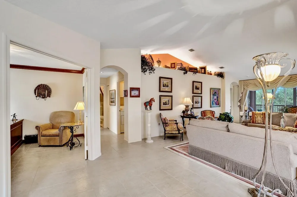 12434 Crystal Pointe Dr, Boynton Beach, FL 33437