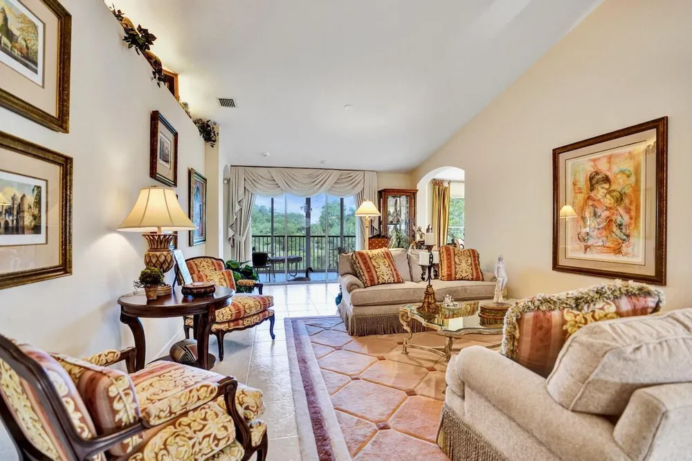 12434 Crystal Pointe Dr, Boynton Beach, FL 33437