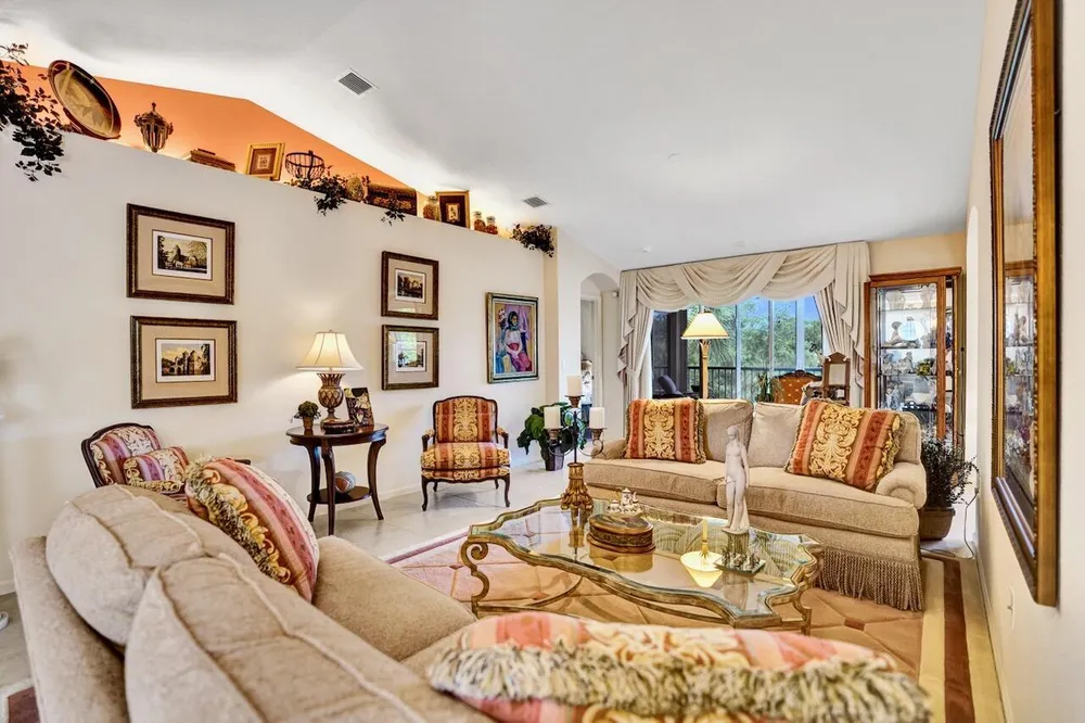 12434 Crystal Pointe Dr, Boynton Beach, FL 33437