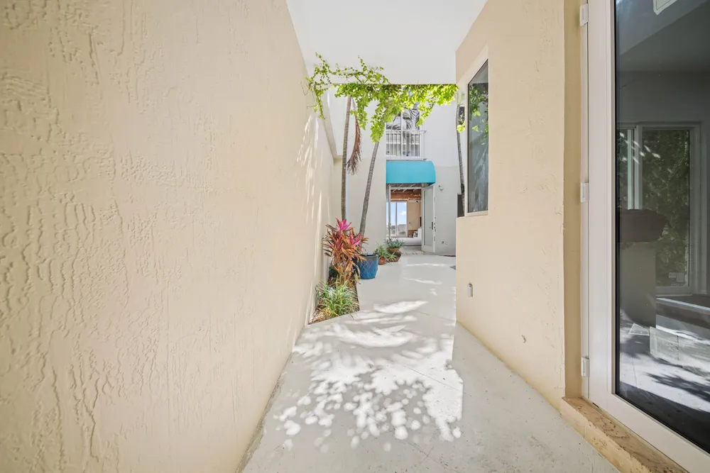 2115 S Ocean Blvd, Delray Beach, FL 33483