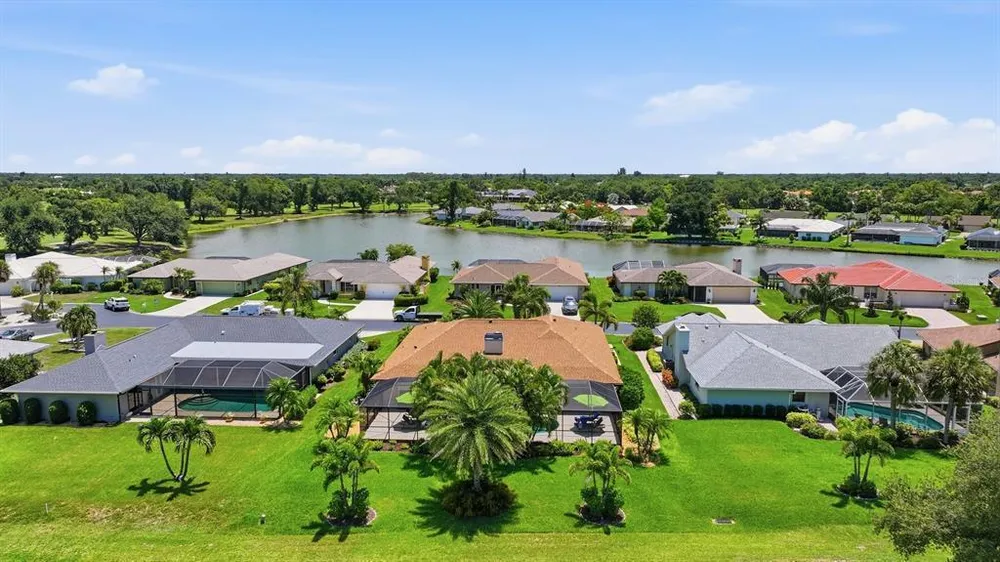 1929 Pebble Beach Ct, Venice, FL 34293