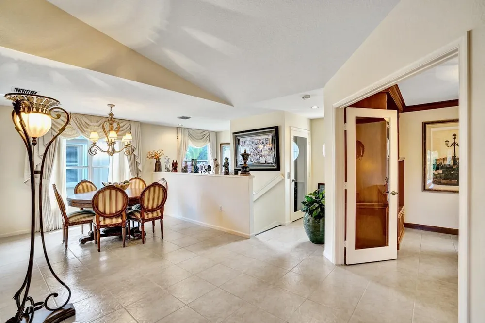 12434 Crystal Pointe Dr, Boynton Beach, FL 33437